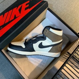 Nike Air Jordan 1 Retro Banned GS Mens Sneakers - Image 5