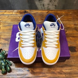 Nike SB Dunk Low Top Sneakers Suede/Calfskin Leather Spring/Summer 2022 Collection - Image 3