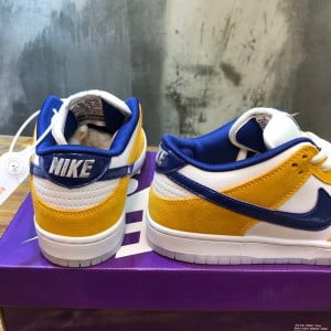 Nike SB Dunk Low Top Sneakers Suede/Calfskin Leather Spring/Summer 2022 Collection - Image 7