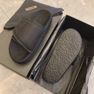 Yeezy Velcro Nylon Padded Slippers Spring/Summer 2020 Collection - Image 10